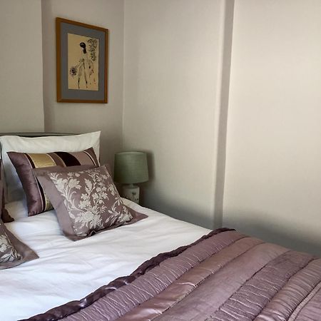 Luxury 2 Bed Apartment With Free Parking 러들로 외부 사진